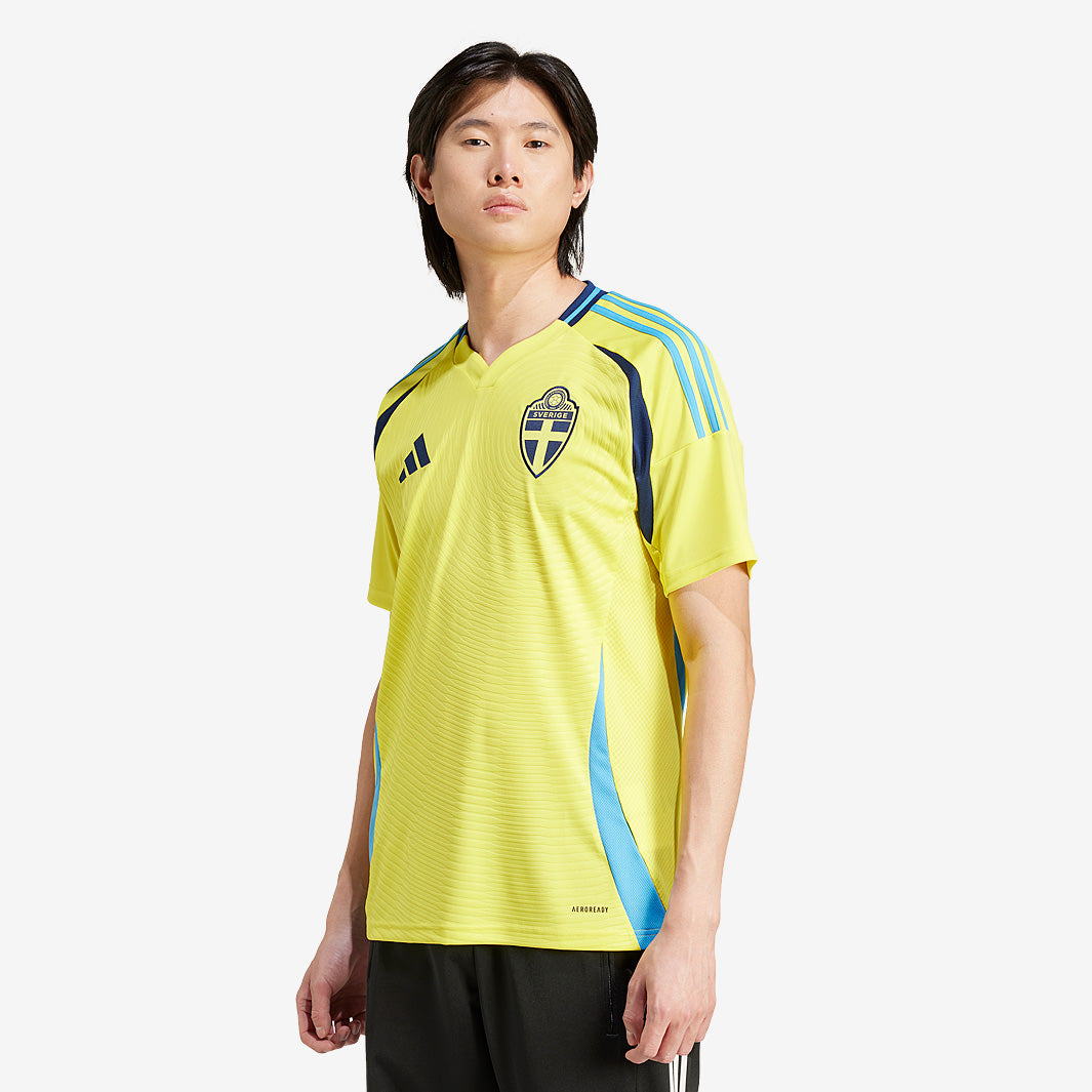 adidas スウェーデン代表 サッカーシャツ adidas Sweden 23/24 Home Shirt - Bright Yellow - Mens Replica