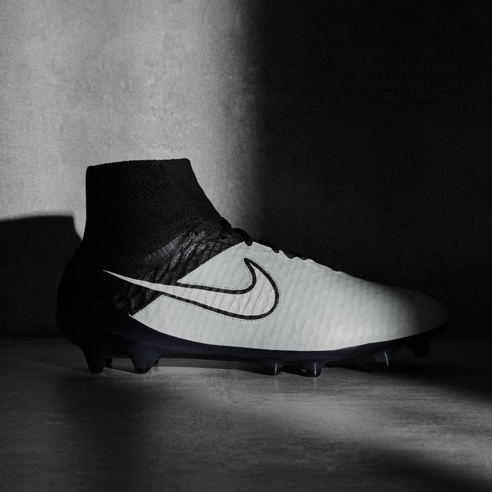 シューズ NIKE Magista Obra FC Nike Magista Obra World Cup Volt / Metallic Gold Coin / Black FG