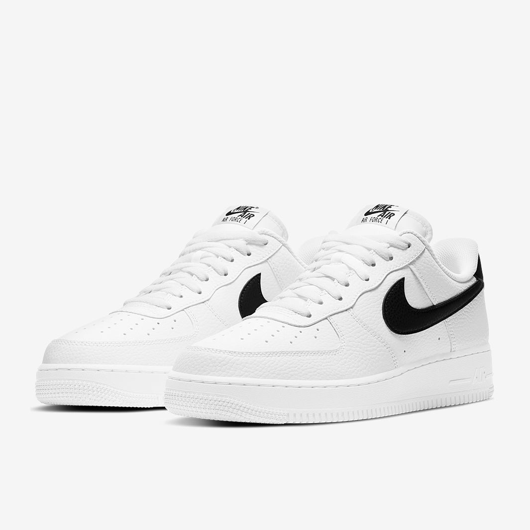 Nike Air Force 1 '07 ホワイト/ブラック Nike Air Force 1 07 - White/Black - Trainers - Mens Shoes