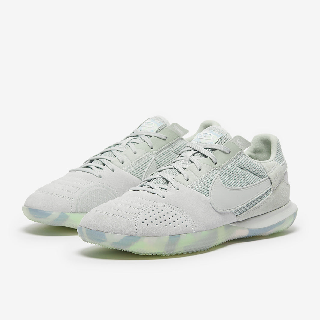 Nike StreetGato SE - Light Silver/Light Silver - Adult Cleats