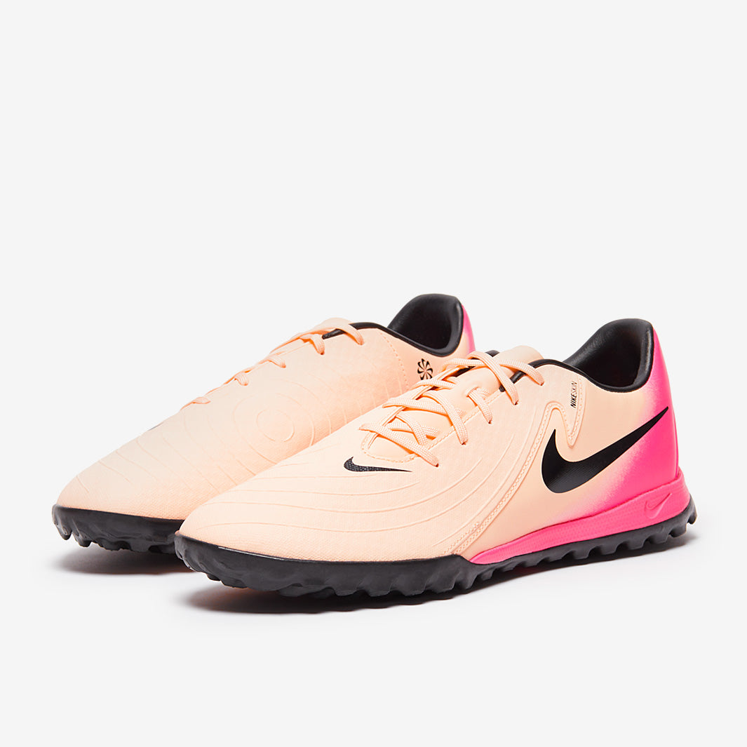 Nike Phantom GT ピンク/ベージュ サッカーシューズ Nike Phantom GX 2 Academy FG/MG - SoccerWorld - SoccerWorld