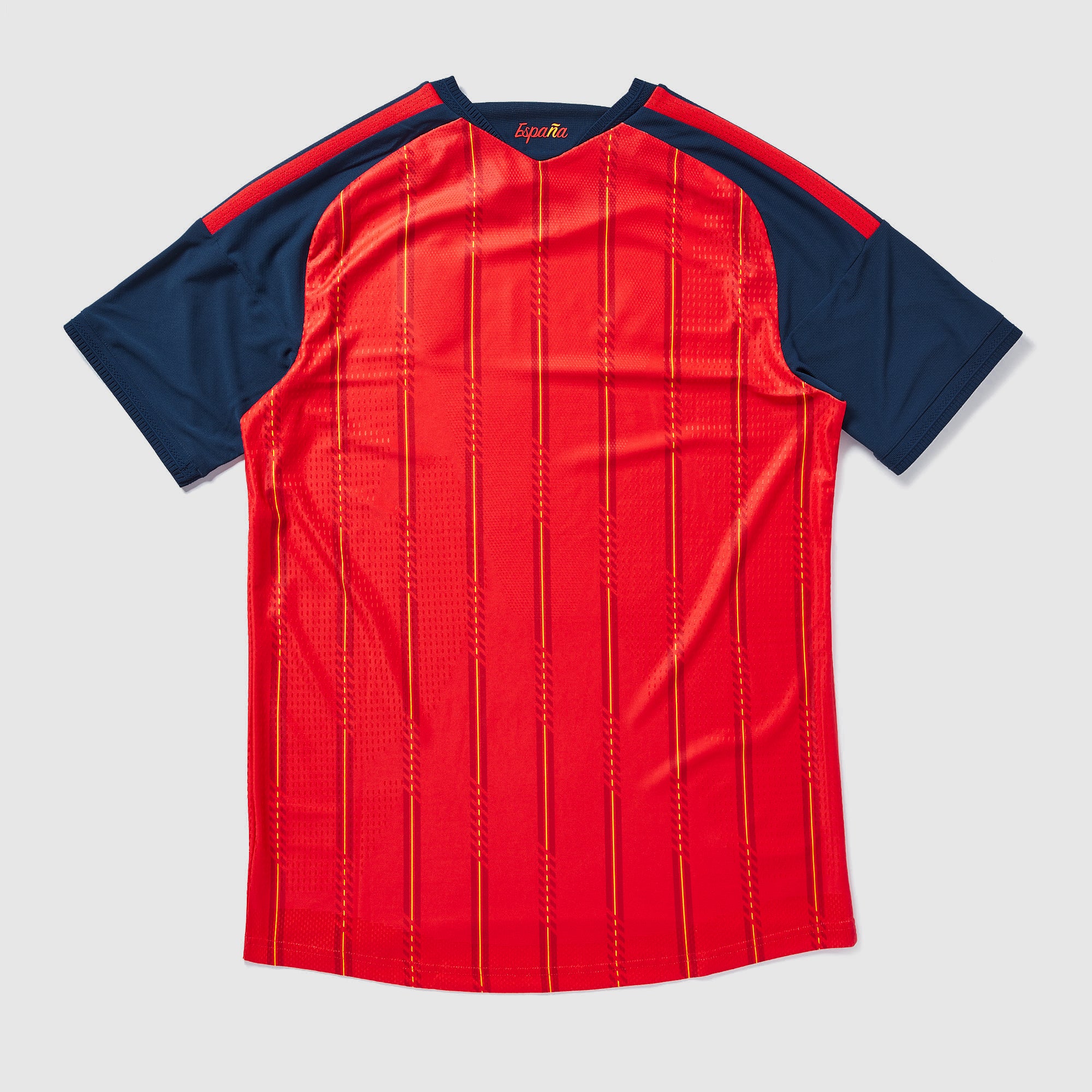 AITANA 14 サッカージャージ Aitana: “I don't compare myself to Messi, he's from another planet