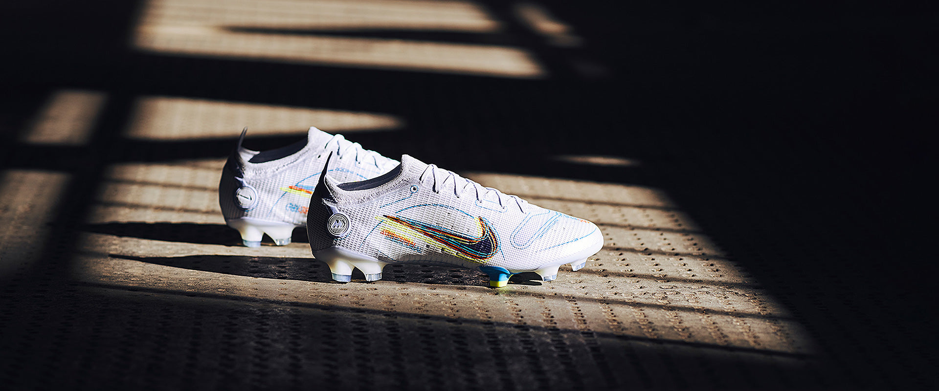 【極美品】NIKE MERCURIAL VAPOR14 ELITE FG Nike Mercurial Vapor 14 Elite FG 'Recharge Pack' CQ7635-574