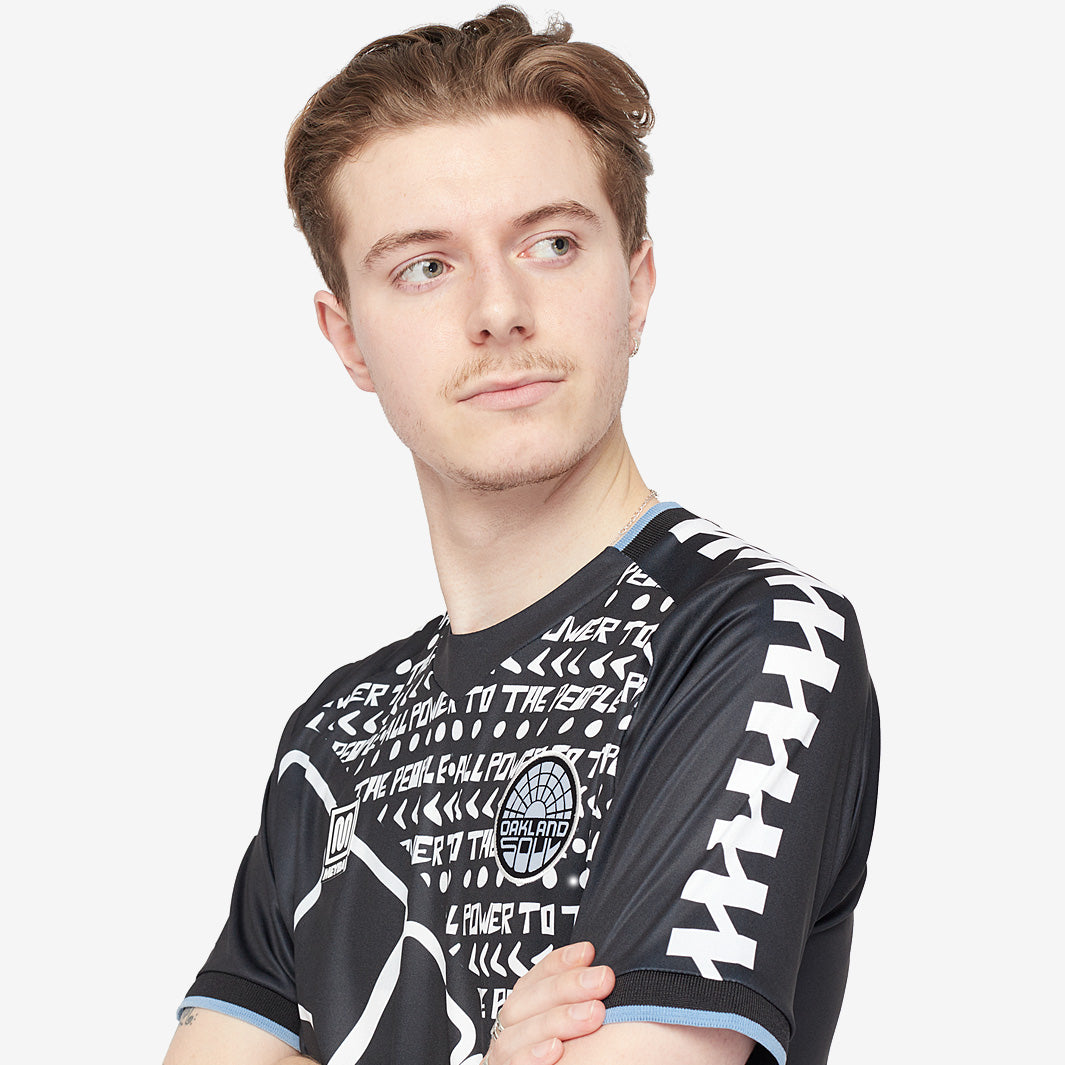 F.C.R.B. ×MEYBAコラボゲームシャツバンダナ柄 F.C.R.B. ×MEYBAコラボゲームシャツバンダナ柄 MEYBA×FCRB JERSEY