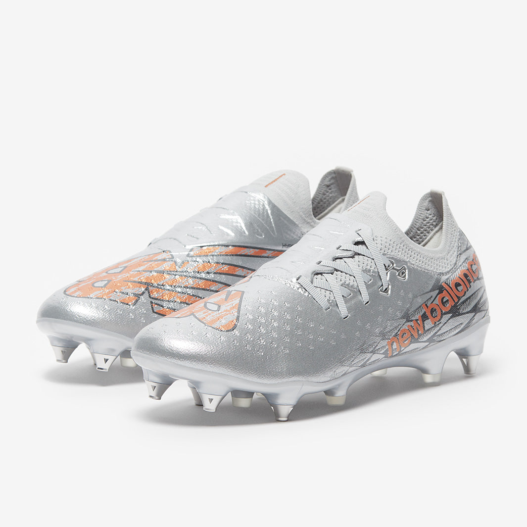 new balance フューロン　SGソール Amazon.com | New Balance Men's Furon V7 Pro SG Soccer Shoe, Silver